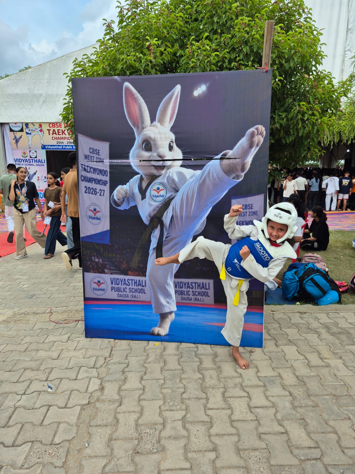 Hasti Dave wins Gold Medal at CBSE Cluster Taekwondo Championship