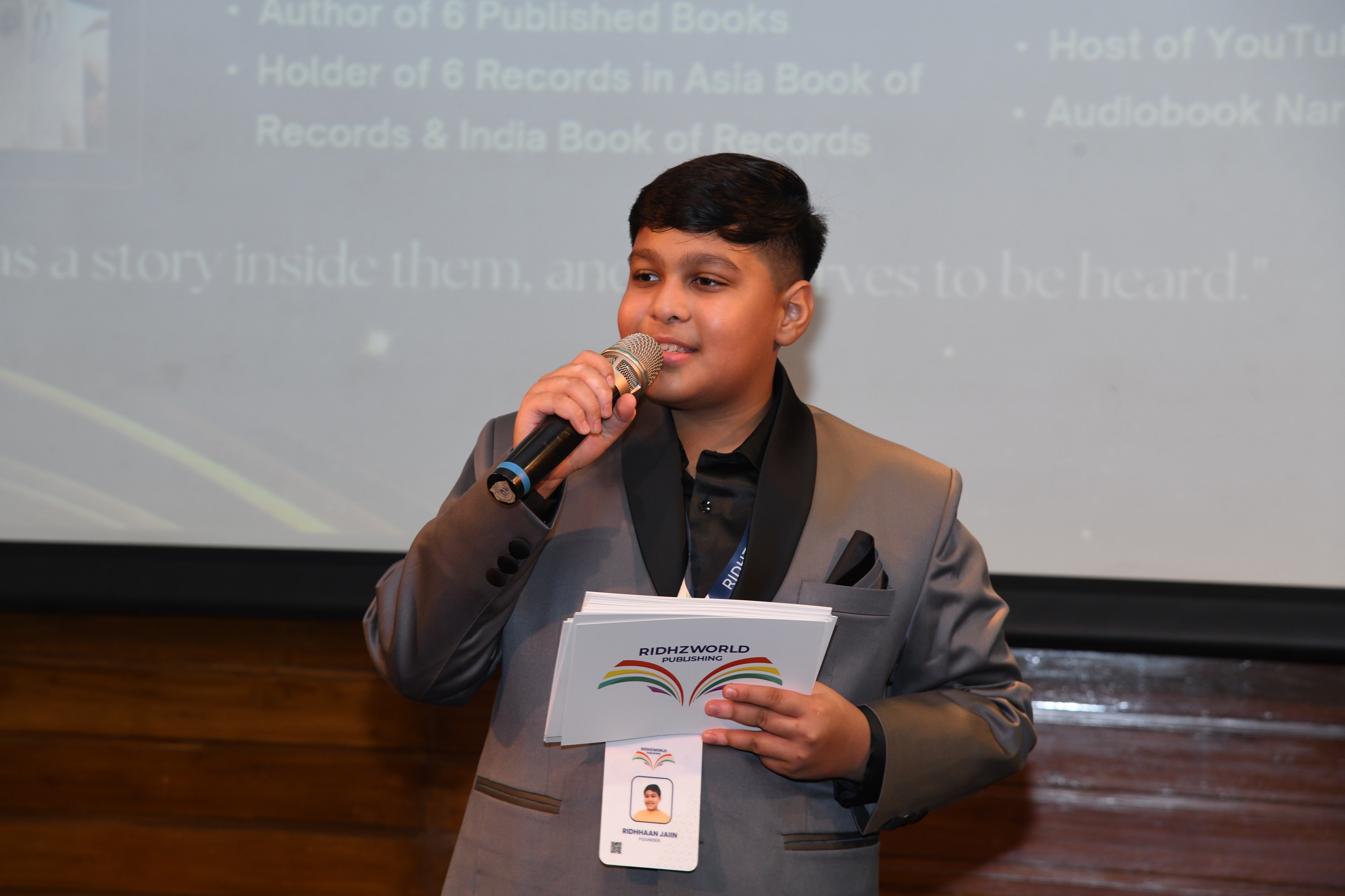 Ridhhaan Jaiin addressing the audience at NGMA Mumbai